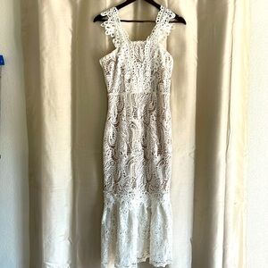 Elliatt lace dress